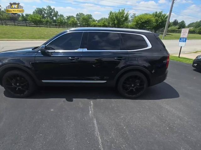 Photo of 2022 Ebony Black Kia Telluride