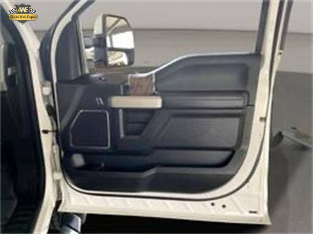 Photo of 2017 White Ford F-250