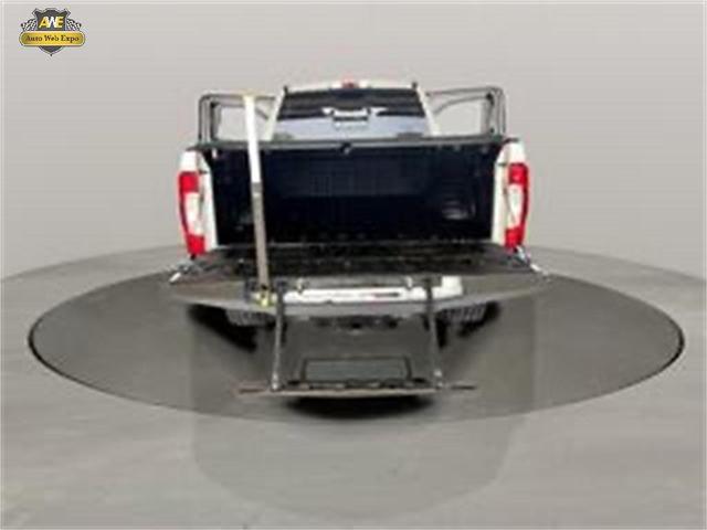 Photo of 2017 White Ford F-250
