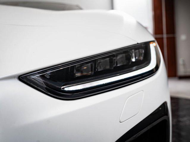 Photo of 2022 Fuji White Jaguar F-TYPE