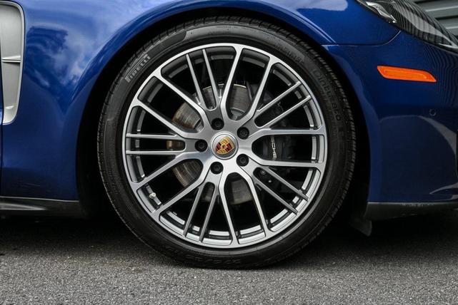 Photo of 2023 Gentian Blue Metallic Porsche Panamera