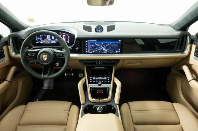 Photo of 2025 Carrara White Metallic Porsche Cayenne