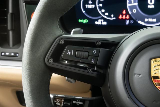 Photo of 2025 Carrara White Metallic Porsche Cayenne
