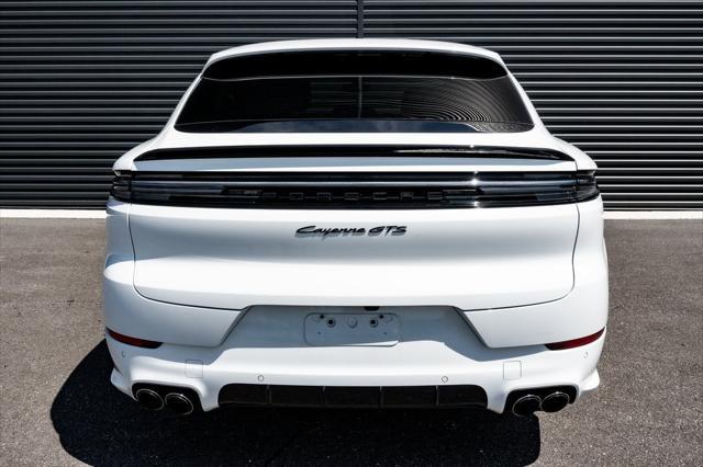 Photo of 2025 Carrara White Metallic Porsche Cayenne
