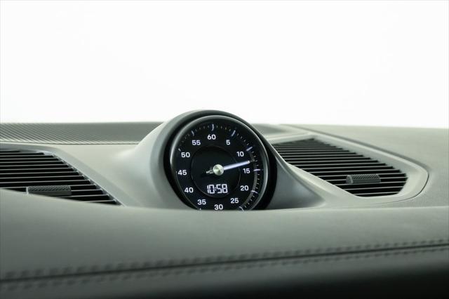 Photo of 2025 Carrara White Metallic Porsche Cayenne