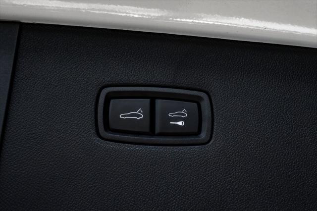 Photo of 2025 Carrara White Metallic Porsche Cayenne