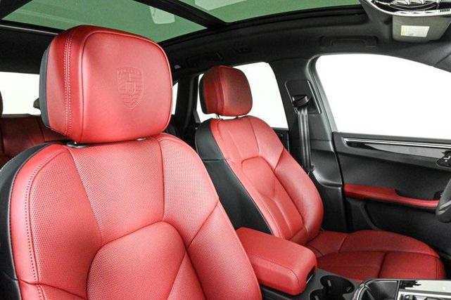 Photo of 2025 Black Porsche Macan