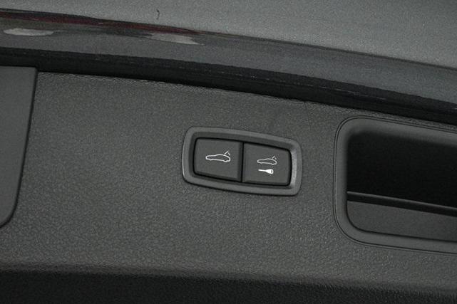 Photo of 2025 Black Porsche Macan