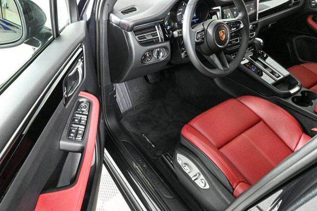 Photo of 2025 Black Porsche Macan