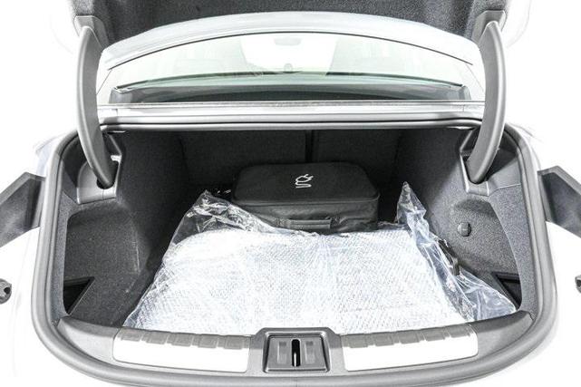 Photo of 2025 Gray Porsche Taycan