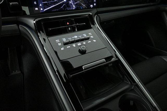 Photo of 2025 Dolomite Silver Metallic Porsche Panamera E-Hybrid