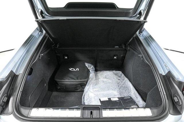 Photo of 2025 Dolomite Silver Metallic Porsche Panamera E-Hybrid