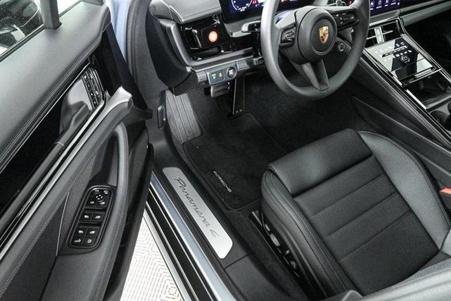 Photo of 2025 Dolomite Silver Metallic Porsche Panamera E-Hybrid