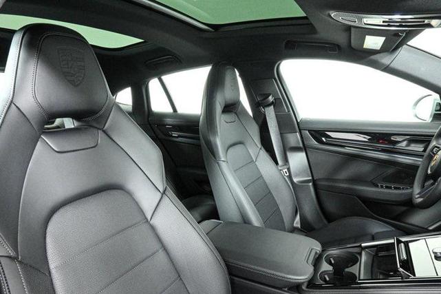 Photo of 2025 Dolomite Silver Metallic Porsche Panamera E-Hybrid