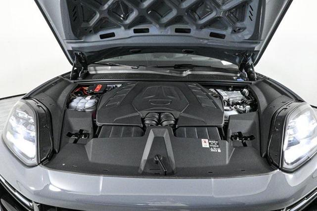 Photo of 2024 Gray Porsche Cayenne