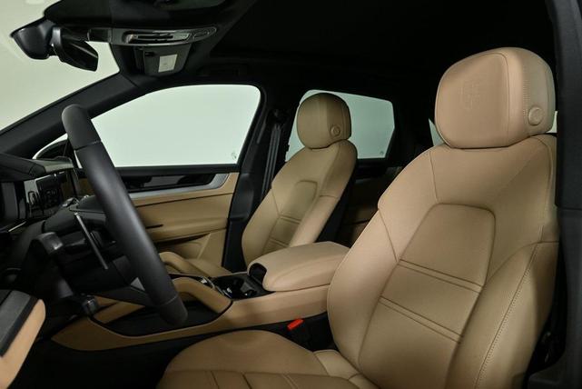 Photo of 2025 Black Metallic Porsche Cayenne