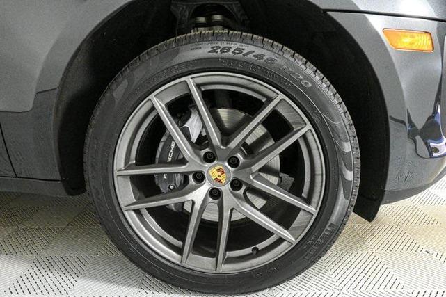 Photo of 2025 Gray Porsche Macan