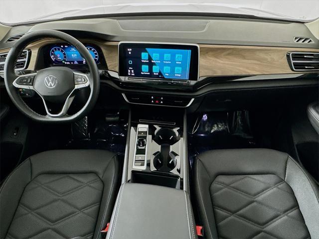 Photo of 2025 Platinum Volkswagen Atlas
