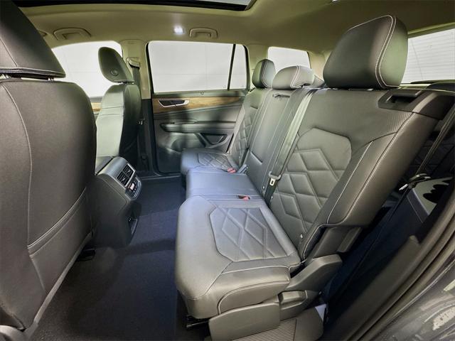 Photo of 2025 Platinum Volkswagen Atlas