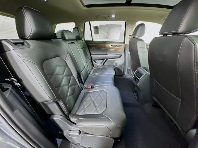 Photo of 2025 Platinum Volkswagen Atlas