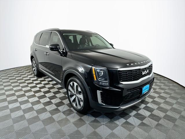 Photo of 2022 Ebony Black Kia Telluride