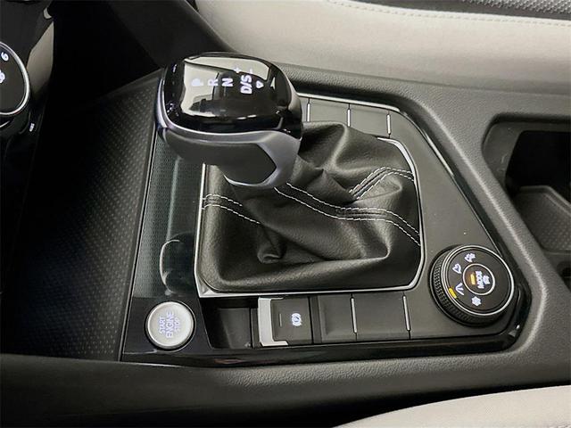 Photo of 2025 Deep Black Pearl Volkswagen Taos