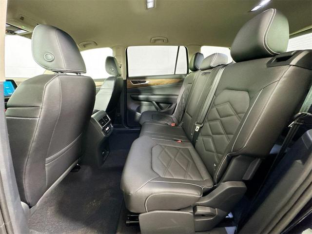 Photo of 2025 Deep Black Pearl Volkswagen Atlas