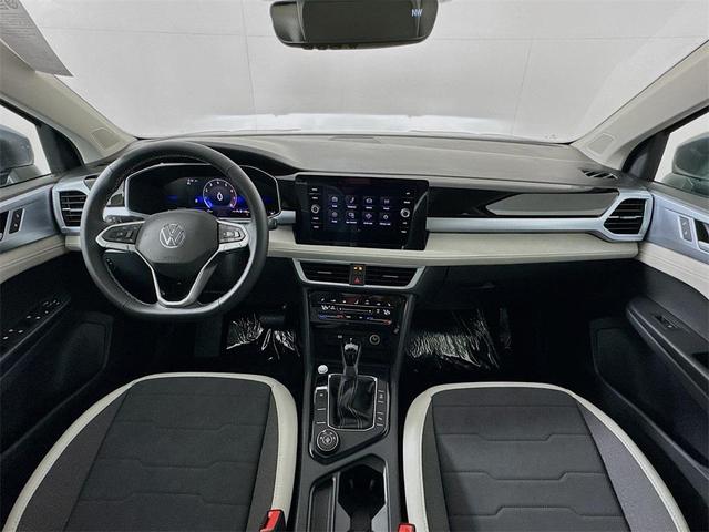 Photo of 2025 Platinum Volkswagen Taos