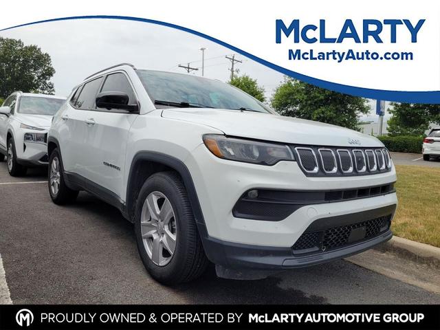 Photo of 2022 Bright White Clearcoat Jeep Compass