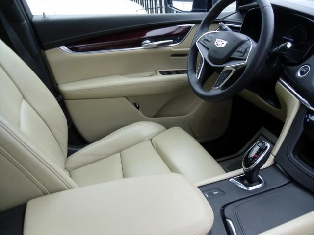 Photo of 2017 Blue Cadillac XT5