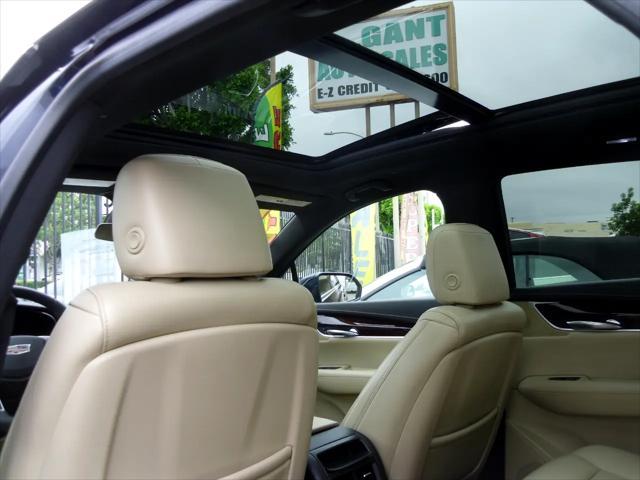 Photo of 2017 Blue Cadillac XT5
