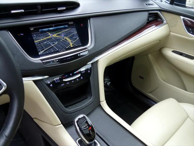 Photo of 2017 Blue Cadillac XT5