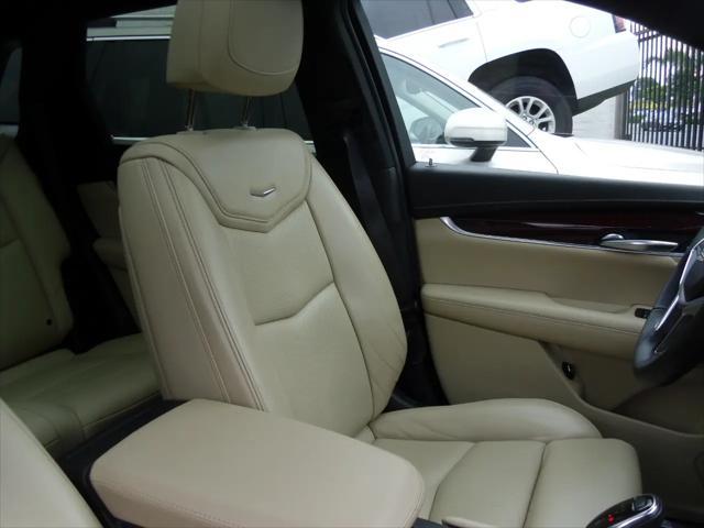 Photo of 2017 Blue Cadillac XT5