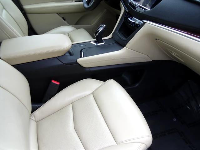 Photo of 2017 Blue Cadillac XT5