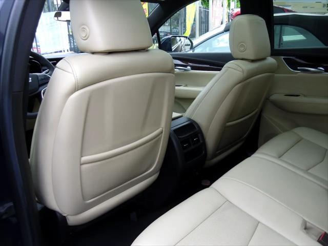 Photo of 2017 Blue Cadillac XT5