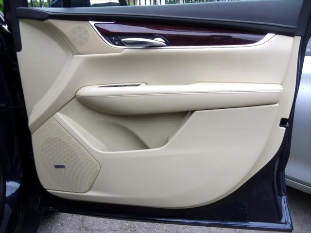 Photo of 2017 Blue Cadillac XT5