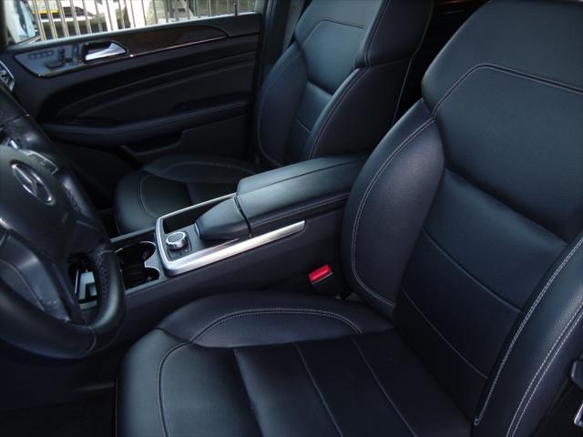 Photo of 2012 Black Mercedes-Benz M-Class