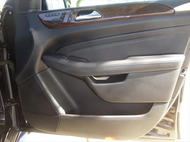 Photo of 2012 Black Mercedes-Benz M-Class