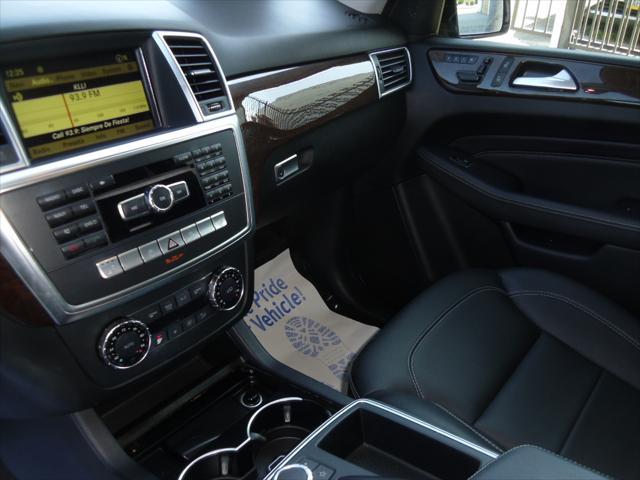 Photo of 2012 Black Mercedes-Benz M-Class
