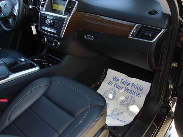 Photo of 2012 Black Mercedes-Benz M-Class