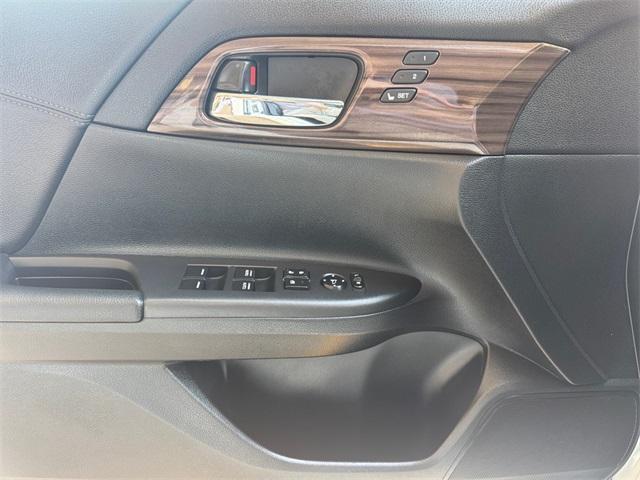 Photo of 2017 White Honda Accord Hybrid