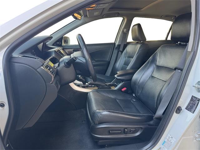 Photo of 2017 White Honda Accord Hybrid