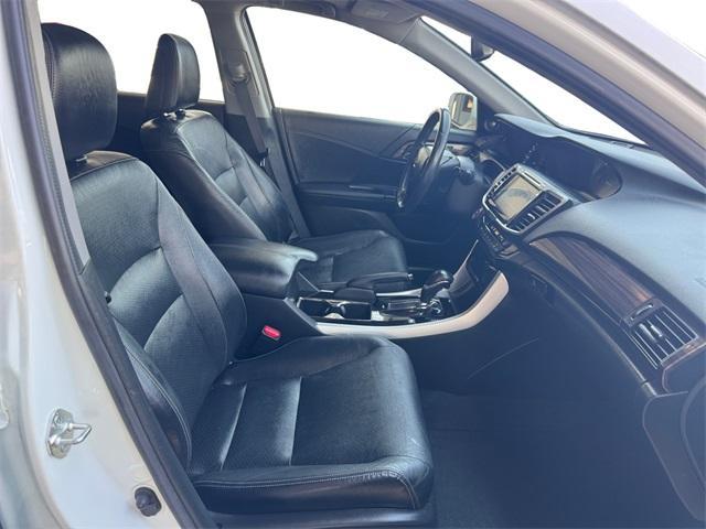 Photo of 2017 White Honda Accord Hybrid