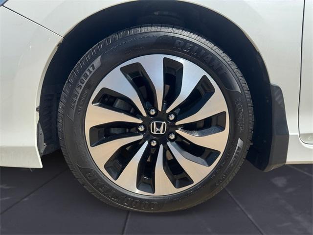 Photo of 2017 White Honda Accord Hybrid