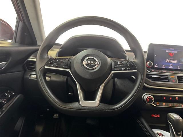 Photo of 2023 Garnet Pearl Nissan Altima