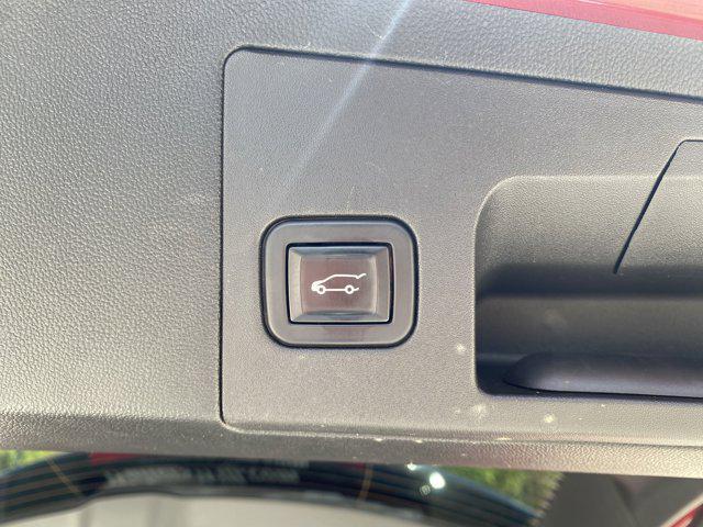 Photo of 2022 Infrared Tintcoat Cadillac XT5