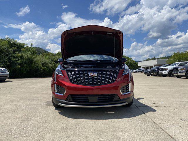 Photo of 2022 Infrared Tintcoat Cadillac XT5