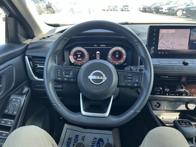 Photo of 2024 Super Black Nissan Rogue