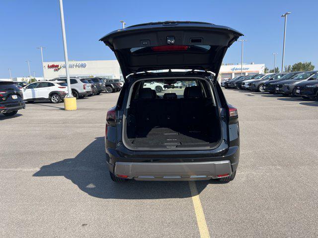 Photo of 2024 Super Black Nissan Rogue