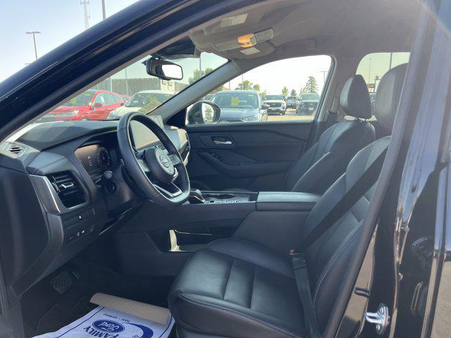 Photo of 2024 Super Black Nissan Rogue